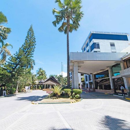 Hotel Reddoorz Premium @ The Ritz Garden Oases Davao Stadt Exterior foto