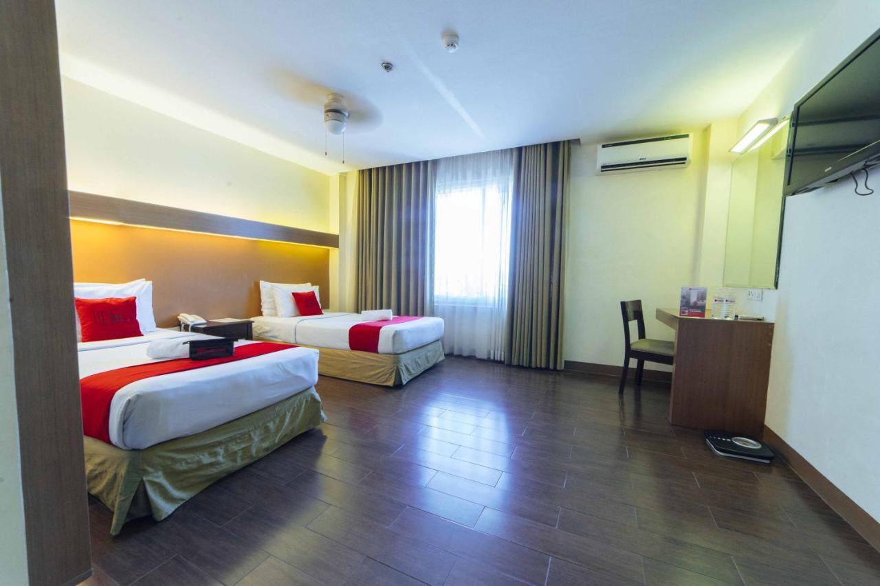 Hotel Reddoorz Premium @ The Ritz Garden Oases Davao Stadt Exterior foto