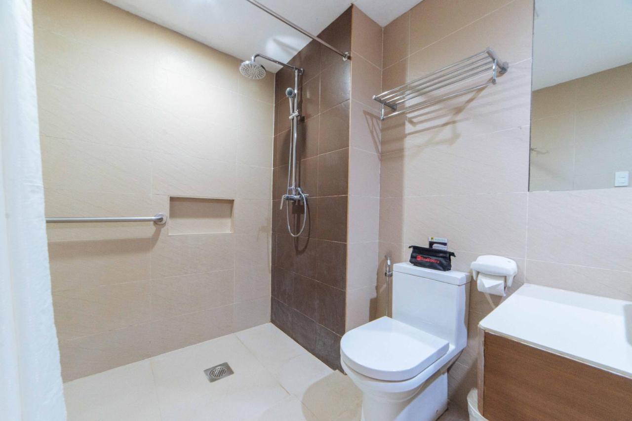 Hotel Reddoorz Premium @ The Ritz Garden Oases Davao Stadt Zimmer foto