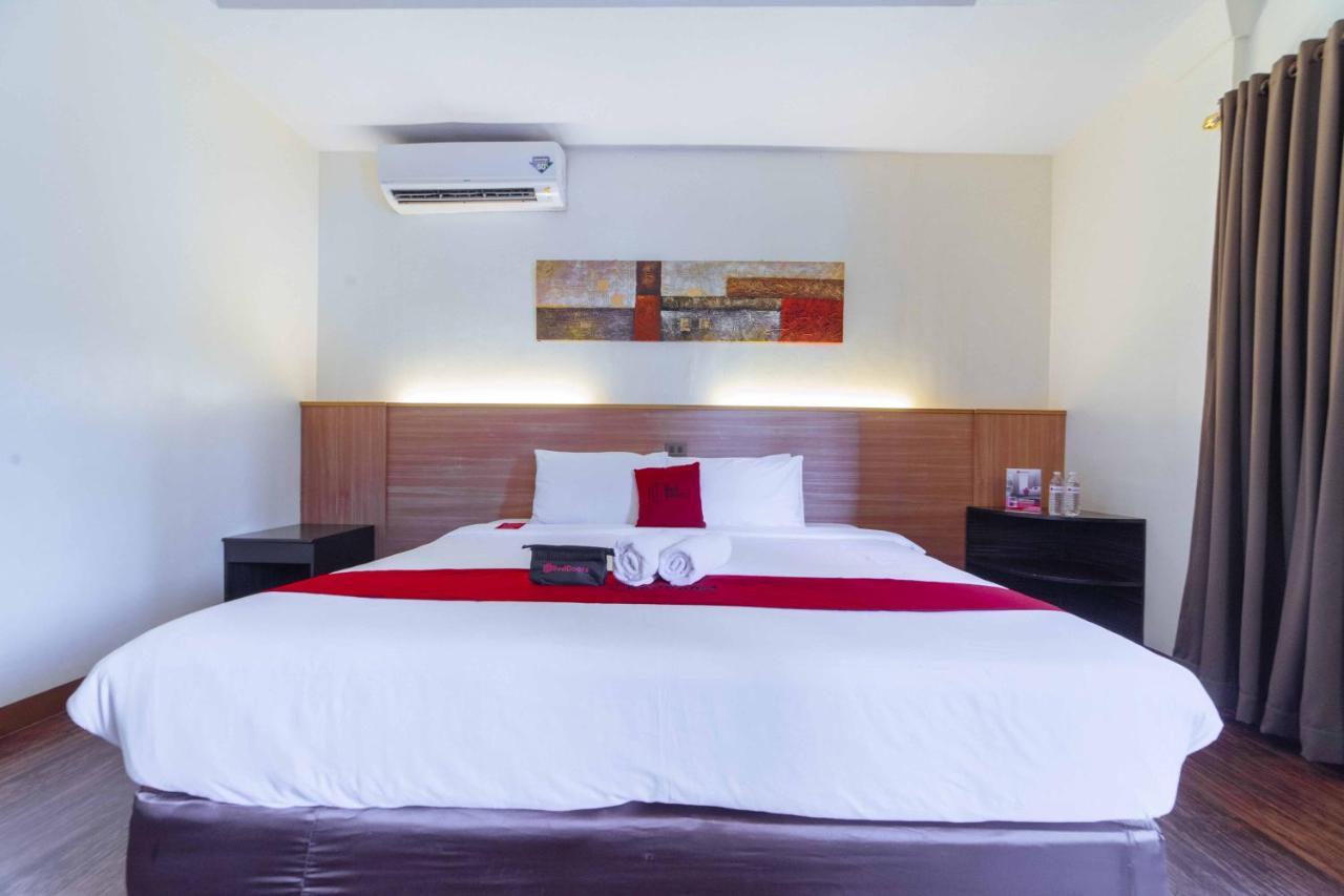 Hotel Reddoorz Premium @ The Ritz Garden Oases Davao Stadt Exterior foto