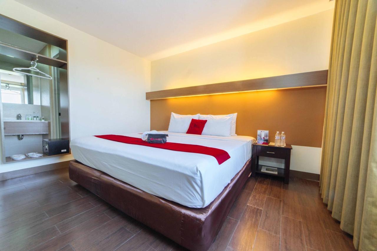 Hotel Reddoorz Premium @ The Ritz Garden Oases Davao Stadt Exterior foto