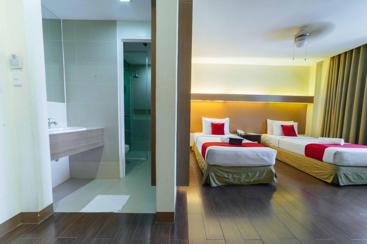 Hotel Reddoorz Premium @ The Ritz Garden Oases Davao Stadt Exterior foto