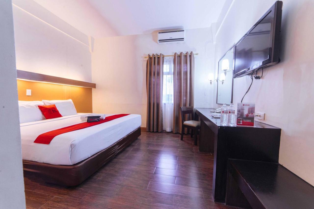 Hotel Reddoorz Premium @ The Ritz Garden Oases Davao Stadt Exterior foto